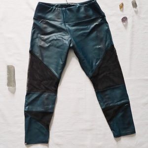 Onzie Snake and Mesh Capri